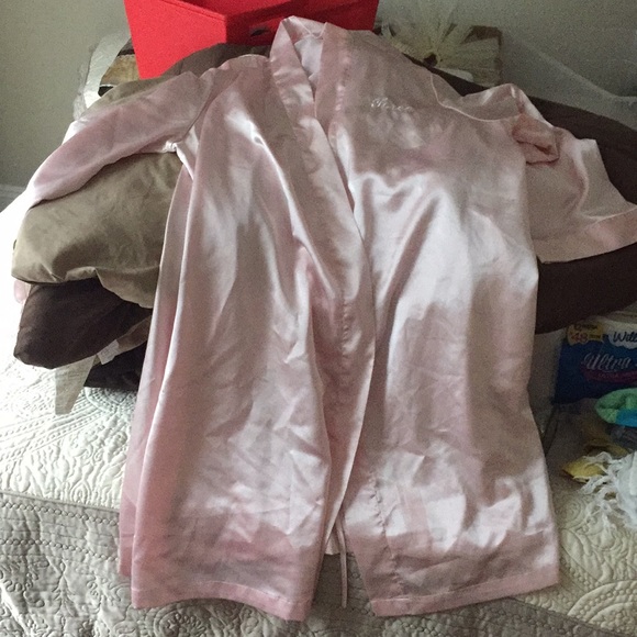 Pink Silk robe (TOREE embroidered on it) - Picture 2 of 2